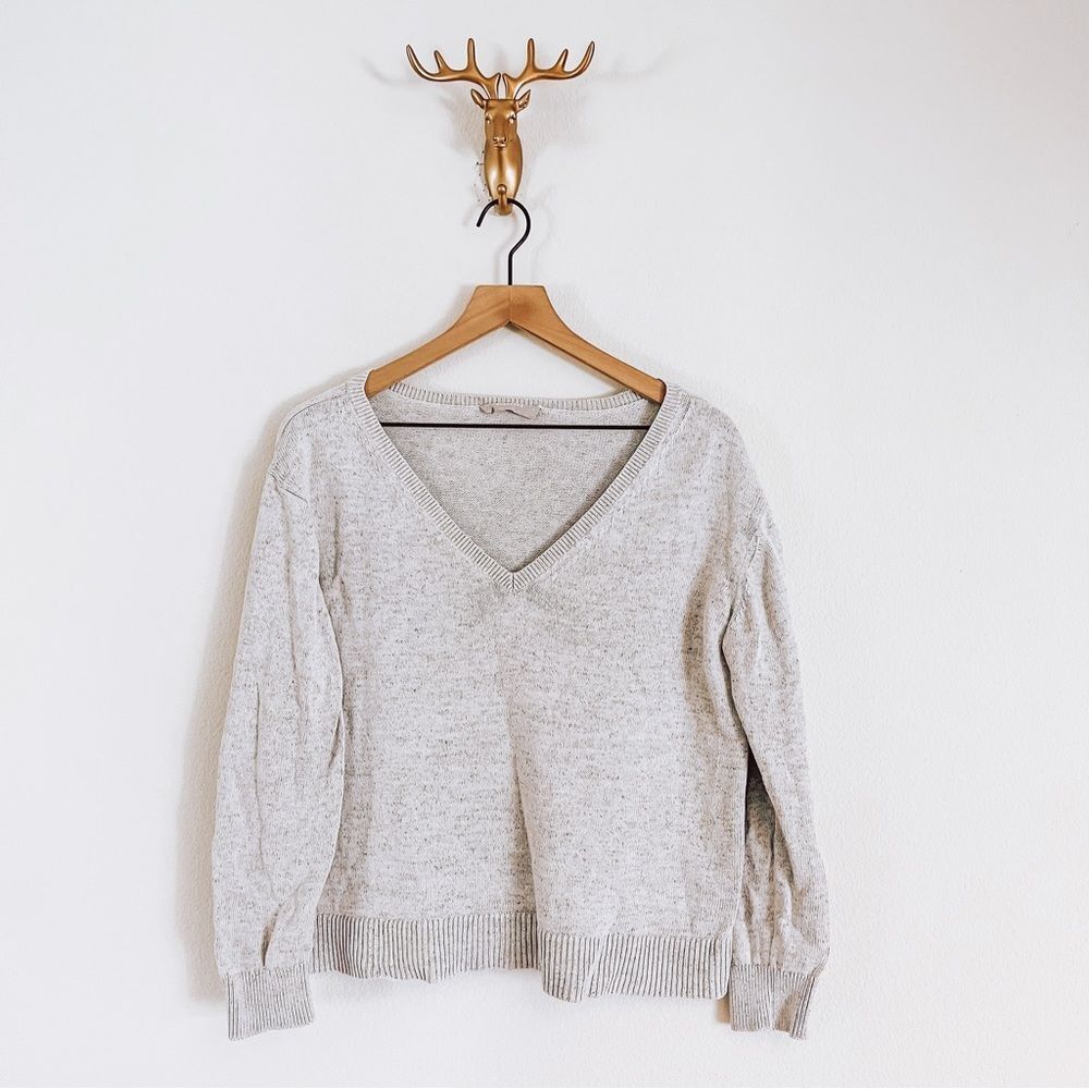 Everlane women's Gray V Neck Sweater Size Small